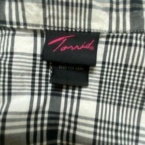 Tarried Women Black and White shirt Plaid Bottom  Size 4